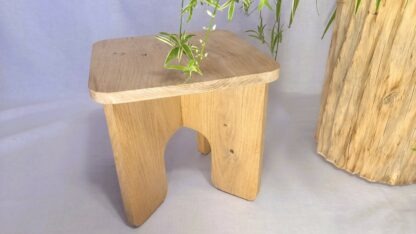 tabouret bas bois naturel massif design arrondi artisan local m-obois local meuse lorraine